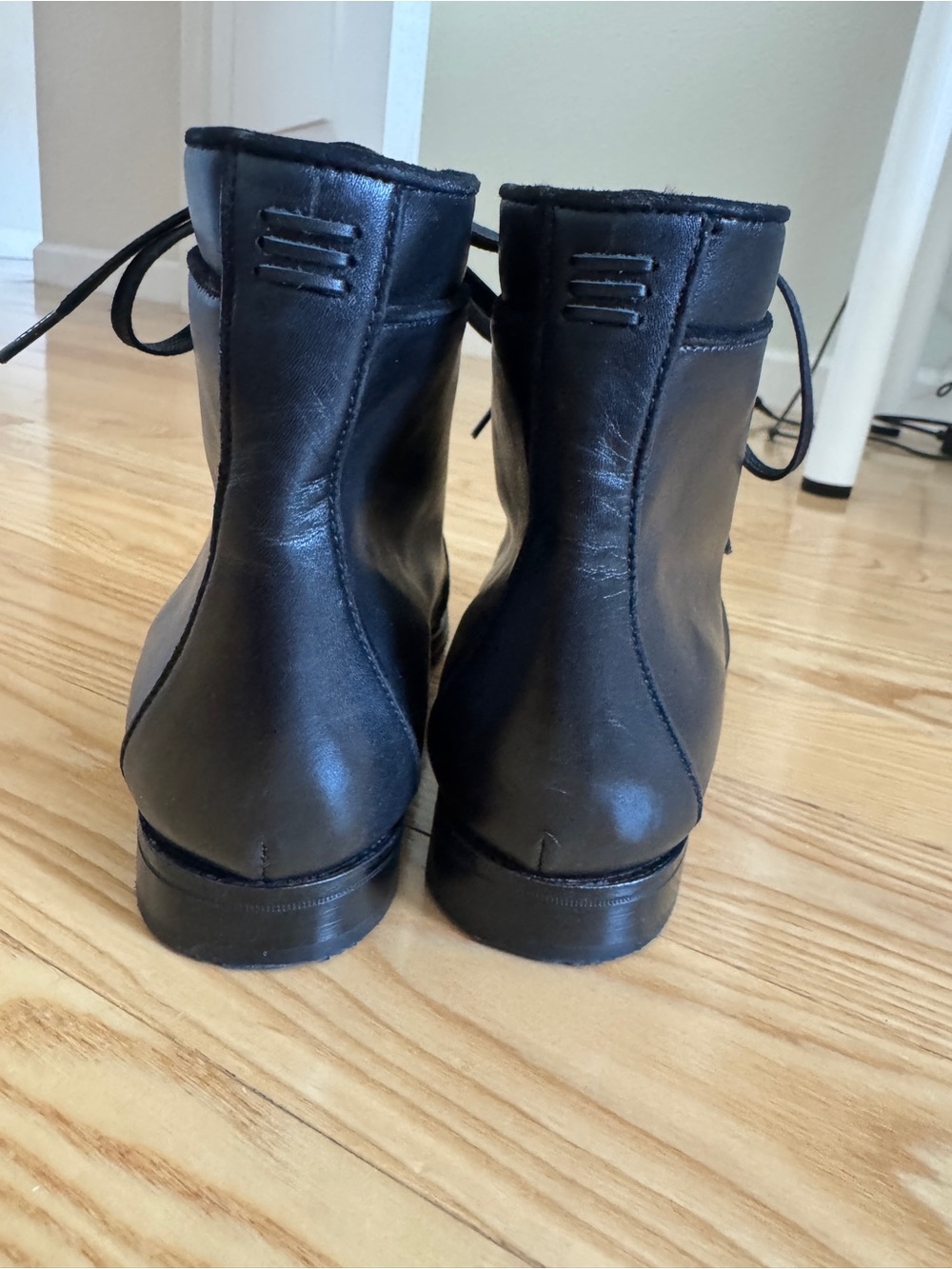 Sarah Flint Linda Boot - IT 38 / US 8 Black Calf Leather and Shearling Lined - Picture 5 of 5